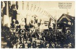 Crowds on The Zone in front of Toyland. Pan.-Pac. Int. Exposition, San Francisco, 1915