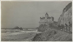 Crowd "rubbering" from the incline - Cliffhouse