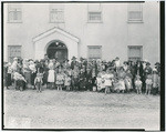 [Women and children in front of Mater Misericordiae Hospital, 40th and J Streets, Sacramento]