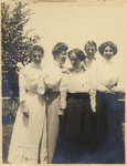 [Group portrait of Caroline Wenzel and friends]