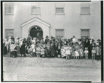 [Women and children in front of Mater Misericordiae Hospital, 40th and J Streets, Sacramento]