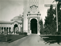 Corridor entrance. Court of Palms, 708