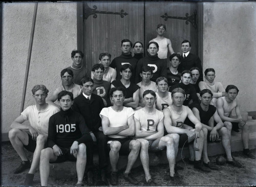 Track and field squad, Pomona College