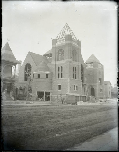 First Baptist Church of Los Angeles, construction