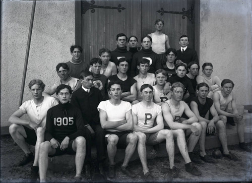 Track and field squad, Pomona College