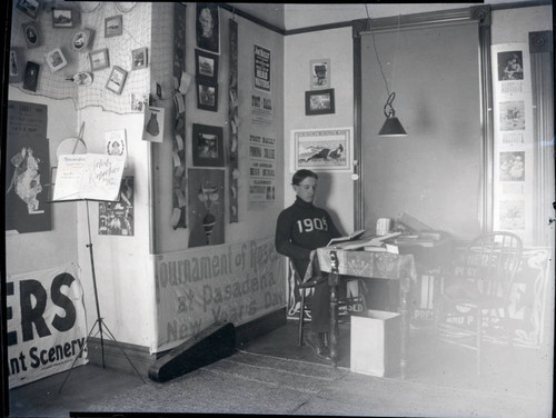 Student residence interior, Pomona College