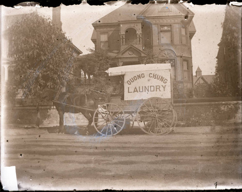 Chinese laundry coach in front of Boynton house, Los Angeles