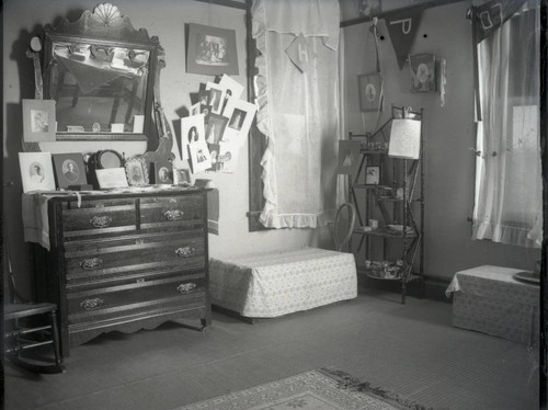 Student residence interior, Pomona College