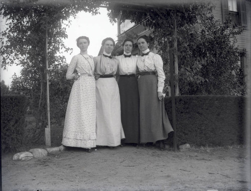 Students outside Jones house in Claremont, California