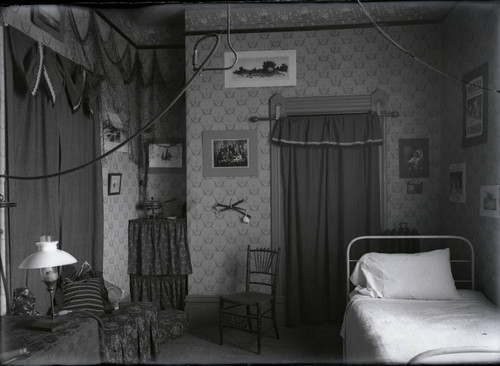 Edith Parker's room in Sumner Hall, Pomona College