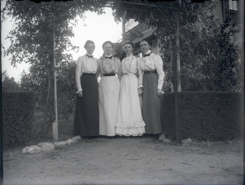 Students outside Jones house in Claremont, California