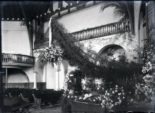 First Baptist Church of Los Angeles, interior