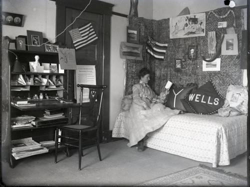 Student residence interior, Pomona College