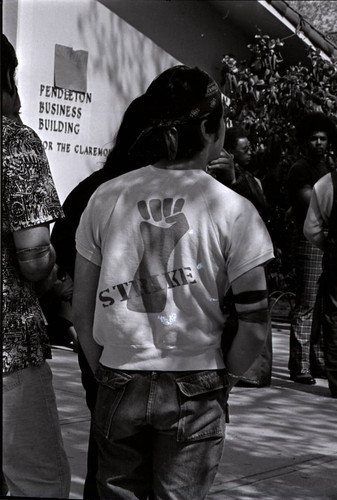 Sit-in at Pendleton Business Office, Claremont University Consortium