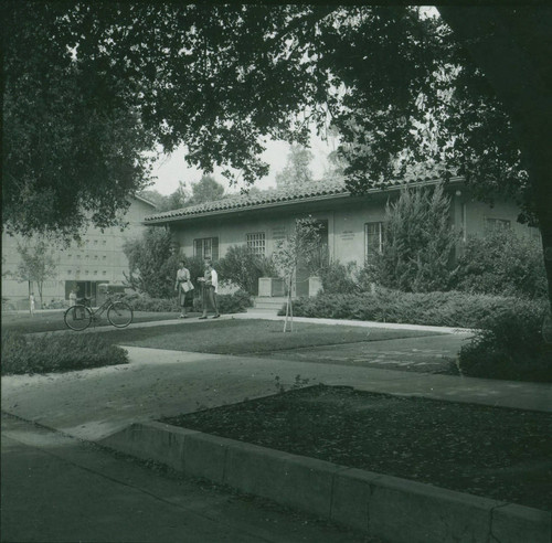 Baxter Medical Center entrance, Claremont University Consortium