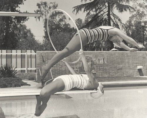 Swimmer diving, Scripps College