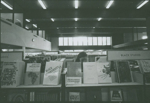 Huntley Bookstore interior, Claremont University Consortium