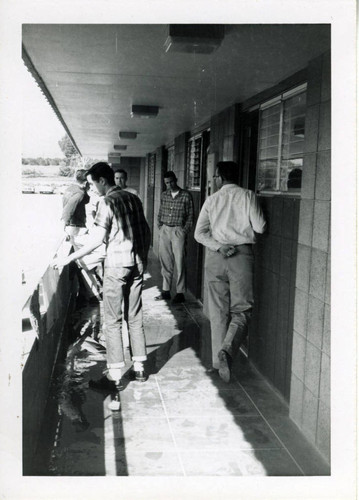 Students on balcony, Harvey Mudd College