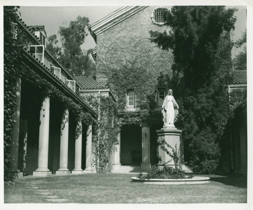 Lebus Courtyard and Madonna statue, Pomona College