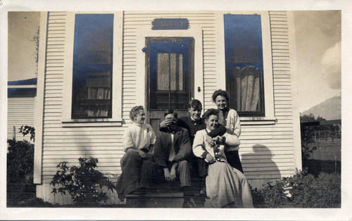 Students on steps, Pomona College