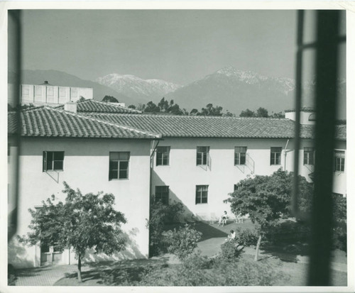 Mudd/Blaisdell Hall and mountains, Pomona College