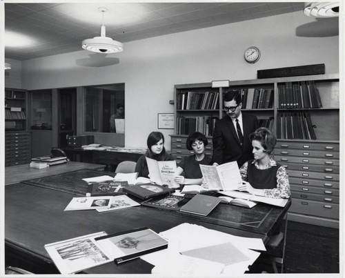 Music students with professor, Scripps College