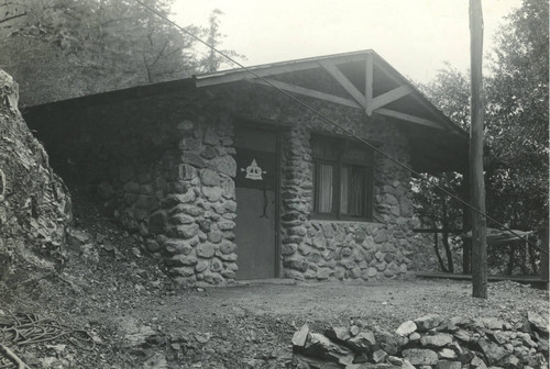 Phi Delta fraternity cabin, Pomona College