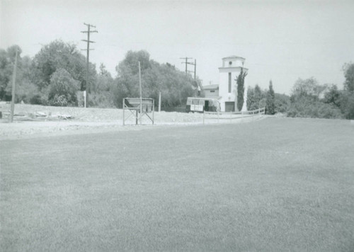 Playing field and Fair Oaks Plant, Harvey Mudd College