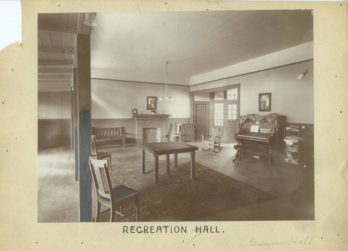 Sumner Hall recreation room, Pomona College