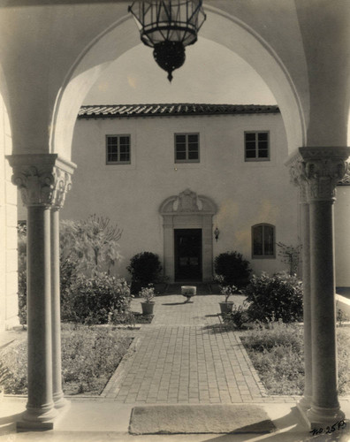 Entrance to Dorsey Hall, Scripps College