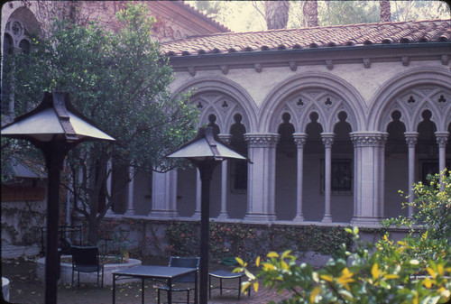 Valencia Court of Denison Library, Scripps College