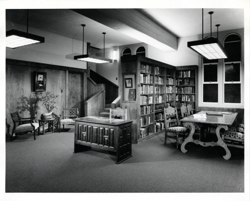 Library furniture, Scripps College