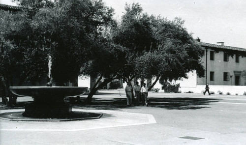 Bosbyshell Fountain and Clark Hall courtyard, Pomona College