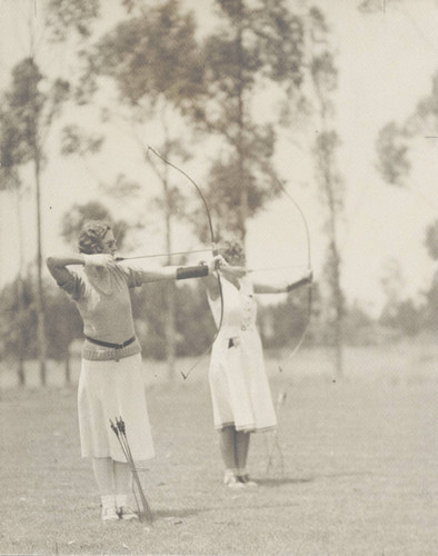 Students in archery class, Scripps College