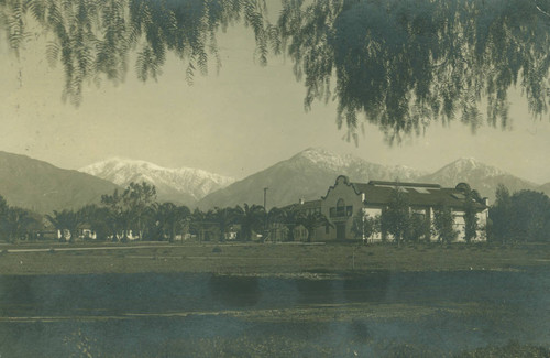 Renwick Gymnasium, Pomona College