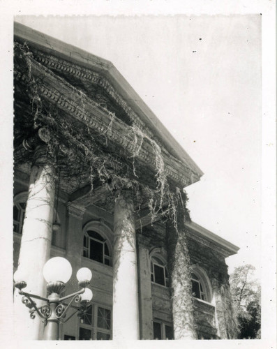 Carnegie Hall entrance, Pomona College