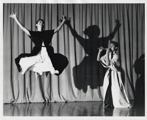 Dance performance,Scripps College