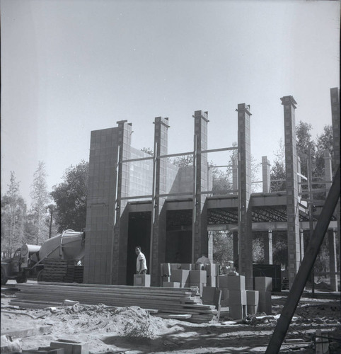 Kingston Hall construction, Harvey Mudd College