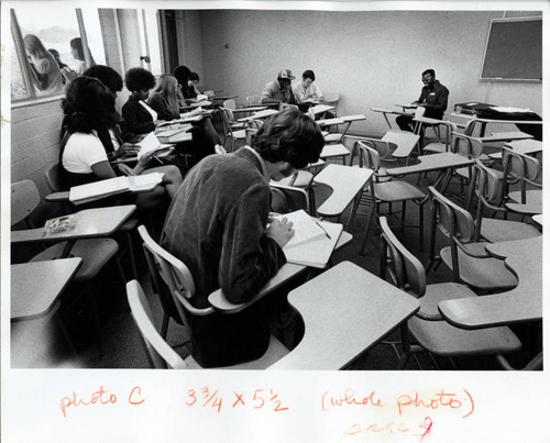 Students in class, Pitzer College