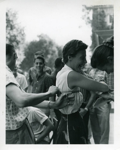 Measuring freshmen girls, Pomona College