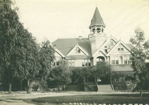 Sumner Hall, Pomona College