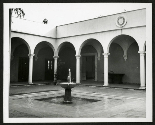 Eucalyptus Court, Scripps College