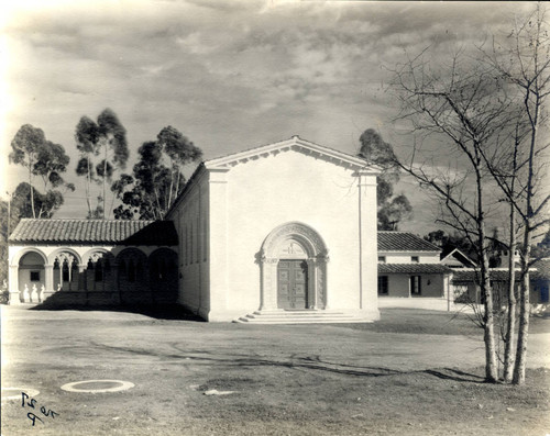 Denison Library and Jaqua Quad, Scripps College