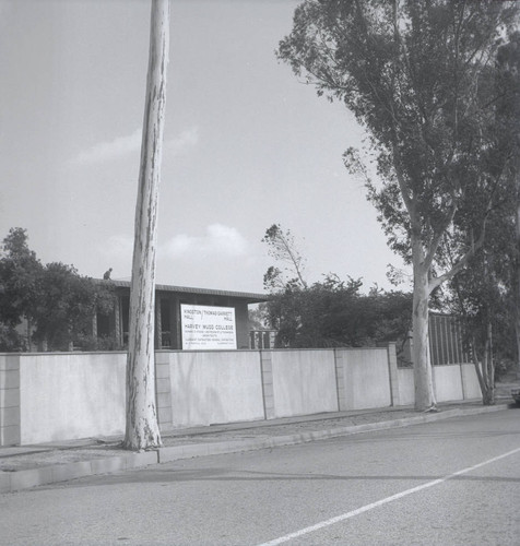 Kingston Hall and Thomas-Garrett Hall construction sign, Harvey Mudd College