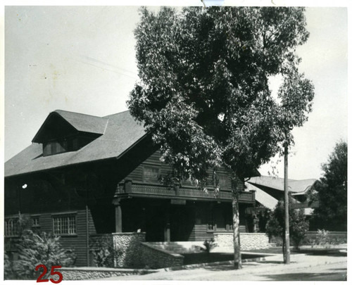 Claremont Inn, Pomona College