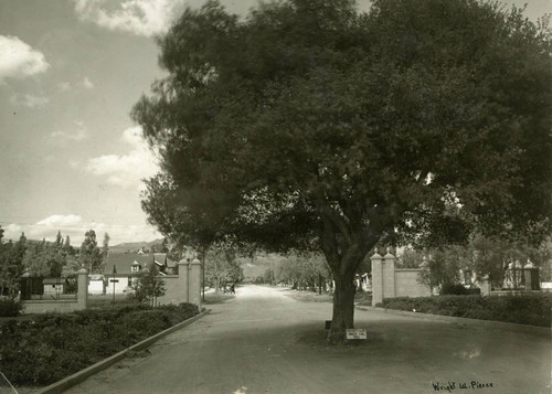 Pomona College gates, sign, Pomona College