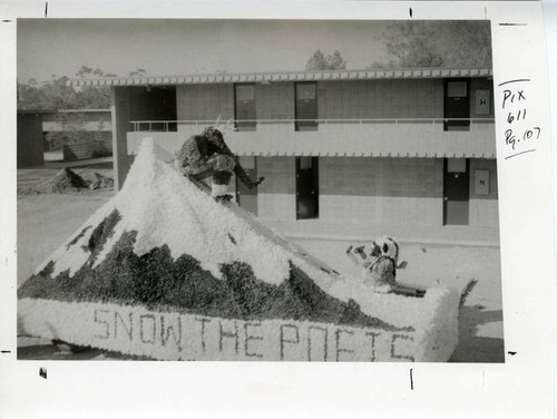 Homecoming float, Harvey Mudd College