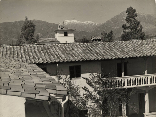 Dorsey Hall and Mount Baldy, Scripps College
