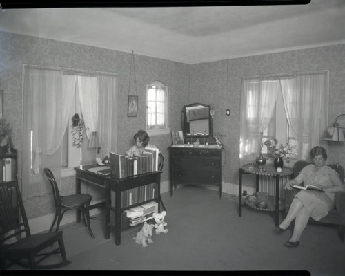 Women reading, dormitory room, Pomona College