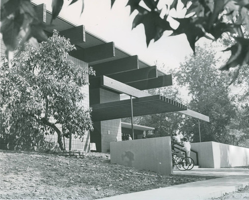 Huntley Bookstore entrance, Claremont University Consortium